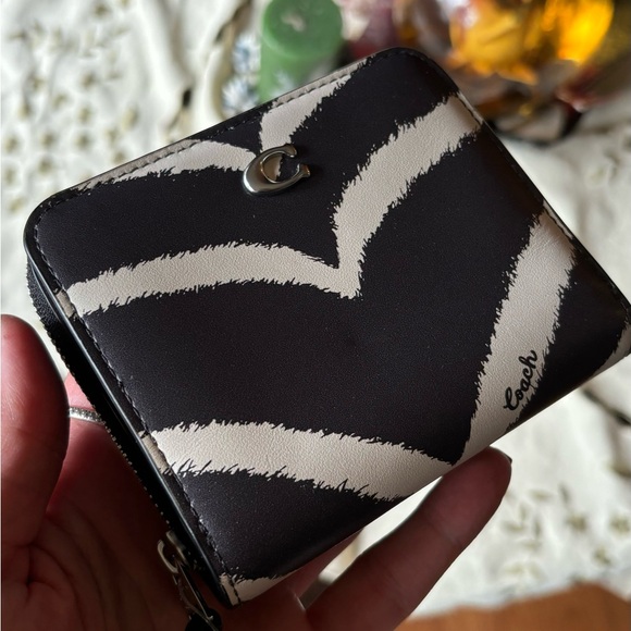 Authentic COACH 1941 smooth calf leather zip/snap wallet - Picture 11 of 12